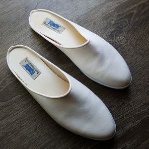 where can i buy yellow converse